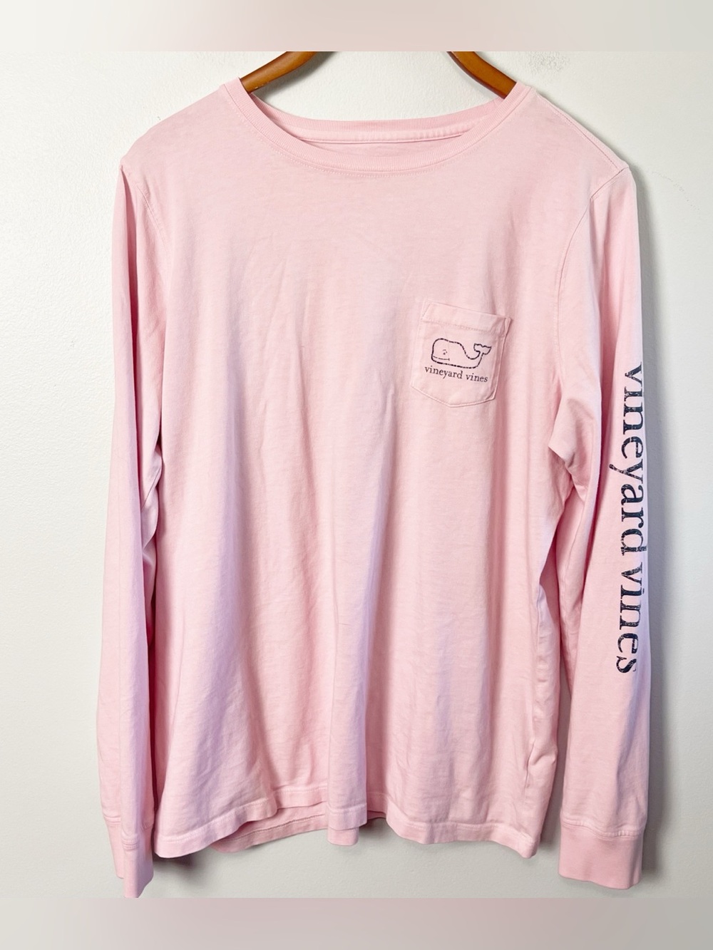 Vineyard Vines Women’s Large Pink Long Sleeve Whale Pocket Tee - Picture 2 of 7